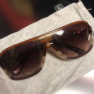 Vonzipper sunglasses
